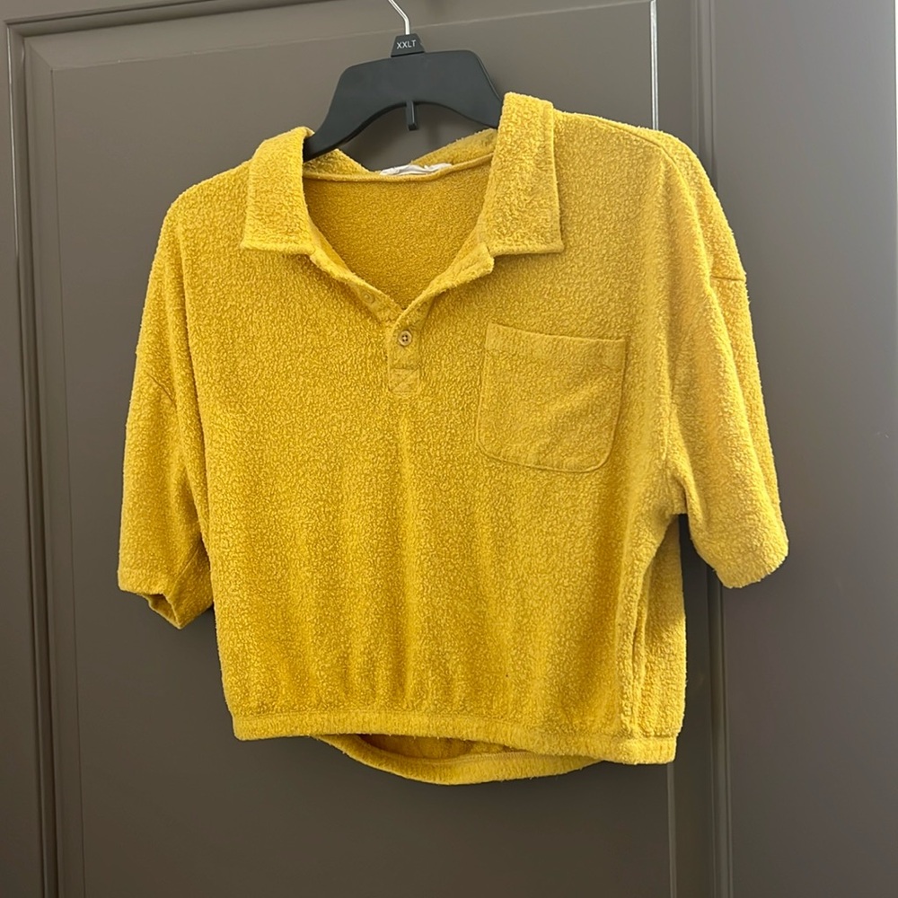 Yellow sweatsuit short